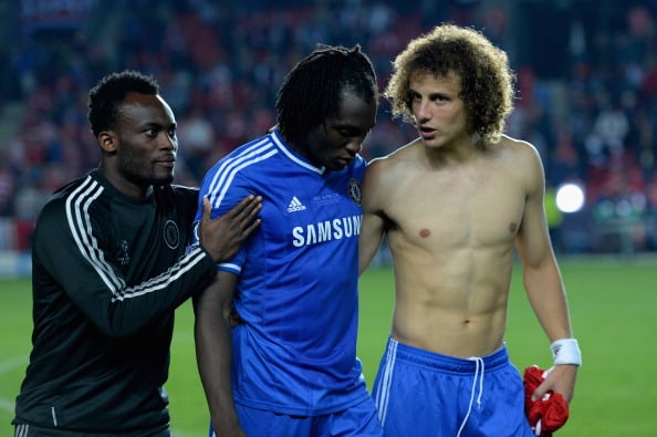 PRAGUE, CZECH REPUBLIC - AUGUST 30: Michael Essien (L) and David Luiz (R) console Romelu Lukaku of Chelsea after defeat in the UEFA Super Cup between Bayern Muenchen and Chelsea at Stadion Eden on August 30, 2013 in Prague, Czech Republic. (Photo by Shaun Botterill/Getty Images)