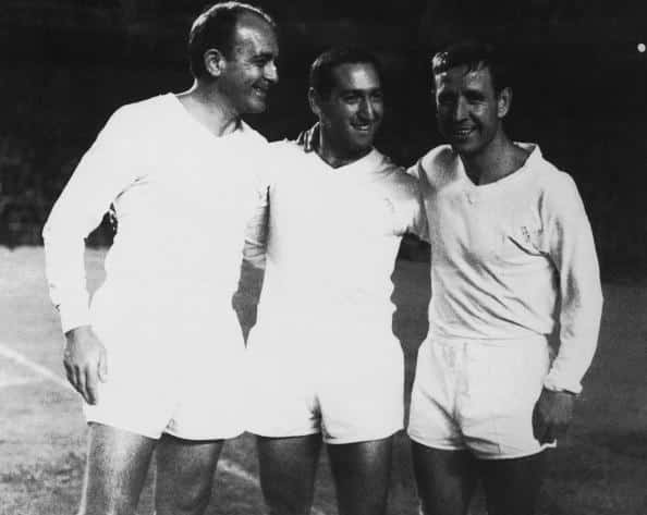 UNSPECIFIED - SEPTEMBER 04: The players from the Real Madrid from left to right : Alfredo DI STEFANO, Fransisco GENTO and Raymond KOPA before the match in the honour of GENTO opposing Madrid and Argentina (River Plate) teams. (Photo by Keystone-France/Gamma-Keystone via Getty Images)