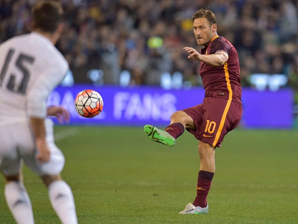 MELBOURNE, AUSTRALIA - JULY 18: AS Roma captain Francesco Totti during the international friendly match between Real Madrid and AS Roma at Melbourne Cricket Ground on July 18, 2015 in Melbourne, Australia. (Photo by Luciano Rossi/AS Roma via Getty Images)