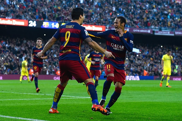 BARCELONA, SPAIN - NOVEMBER 08: Luis Suarez of FC Barcelona celebrates with his team mate Neymar of FC Barcelona after scoring his team's second goal from the penalty spot during the La Liga match between FC Barcelona and Villarreal CF at Camp Nou on November 8, 2015 in Barcelona, Spain. (Photo by David Ramos/Getty Images)