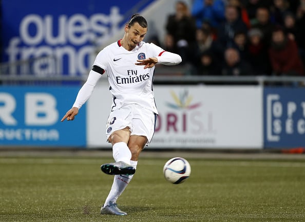Zlatan placerer et skud i sidste weekendens kamp mod Lorient. (Getty Images)
