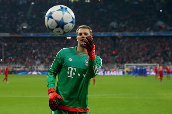 MUNICH, GERMANY - NOVEMBER 24:  Manuel Neuer of Muenchen reacts during the UEFA Champions League Group F match between FC Bayern Muenchen and Olympiacos FC at Allianz Arena on November 24, 2015 in Munich, Germany.  (Photo by Alexander Hassenstein/Bongarts/Getty Images)