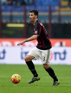 MILAN, ITALY - OCTOBER 25: Alessio Romagnoli of AC Milan in action during the Serie A match between AC Milan and US Sassuolo Calcio at Stadio Giuseppe Meazza on October 25, 2015 in Milan, Italy. (Photo by Claudio Villa/Getty Images)