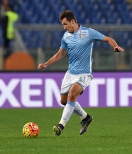 ROME, ITALY - NOVEMBER 01: Miroslav Klose of SS Lazio in action during the Serie A match between SS Lazio and AC Milan at Stadio Olimpico on November 1, 2015 in Rome, Italy. (Photo by Giuseppe Bellini/Getty Images)