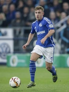 Max Meyer of Schalke 04 during the DFB Pokal match between Schalke 04 and Borussia Monchengladbach on October 28, 2015 at the Veltins Arena in Gelsenkirchen, Germany.(Photo by VI Images via Getty Images)