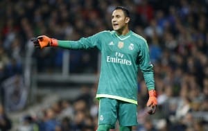 MADRID, SPAIN - NOVEMBER 3: Goalkeeper of Real Madrid Keylor Navas in action during the UEFA Champions League match between Real Madrid and Paris Saint-Germain (PSG) at Santiago Bernabeu stadium on November 3, 2015 in Madrid, Spain. (Photo by Jean Catuffe/Getty Images)