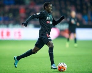 HERNING, DENMARK - OCTOBER 16: Pione Sisto of FC Midtjylland controls the ball during the Danish Alka Superliga match between FC Midtjylland and Randers FC at MCH Arena on October 16, 2015 in Herning Denmark. (Photo by Jan Christensen / FrontzoneSport via Getty Images)
