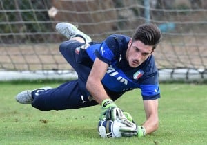ROME, ITALY - AUGUST 10: Simone Scuffet of Italy in action during Italy U21 Training Session at Mancini Park Hotel on August 10, 2015 in Rome, Italy. (Photo by Giuseppe Bellini/Getty Images)
