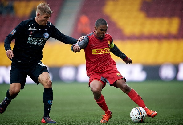 FARUM, DENMARK - APRIL 25: Morten Beck of Silkeborg IF and Patrick Mtiliga of FC Nordsjalland compete for the ball during the Danish Alka Superliga match between FC Nordsjalland and Silkeborg IF at Farum Park on April 25, 2015 in Farum, Denmark. (Photo by Lars Ronbog / FrontZoneSport via Getty Images)