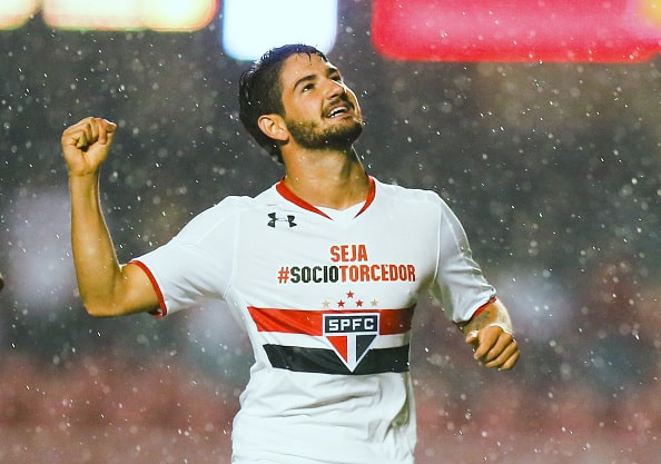 SAO PAULO, BRAZIL - MAY 10: Alexandre Pato #11 of Sao Paulo celebrates their second goal during the match between Sao Paulo and Flamengo for the Brazilian Series A 2015 at Morumbi stadium on May 10, 2015 in Sao Paulo, Brazil. (Photo by Alexandre Schneider/Getty Images)