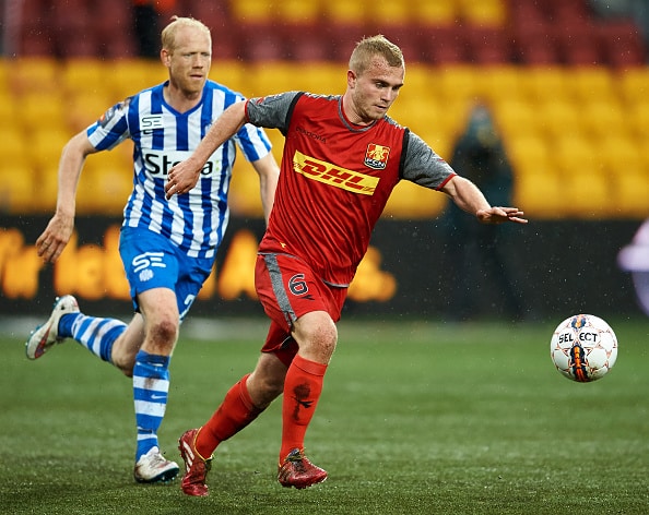 FARUM, DENMARK - MAY 18: Hans Henrik Andreasen of Esbjerg FB (L) and Lasse Petry of FC Nordsjalland in action during the Danish Alka Superliga match between FC Nordsjalland and Esbjerg fB at Farum Park on May 18, 2015 in Farum, Denmark. (Photo by Jan Christensen / FrontzoneSport via Getty Images)