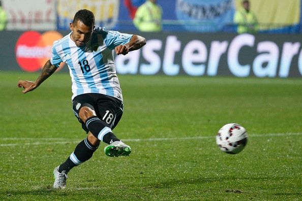 VIÑA DEL MAR, CHILE - JUNE 26: Carlos Tevez of Argentina takes the seventh penalty kick in the penalty shootout during the 2015 Copa America Chile quarter final match between Argentina and Colombia at Sausalito Stadium on June 26, 2015 in Viña del Mar, Chile. (Photo by Gabriel Rossi/LatinContent/Getty Images)