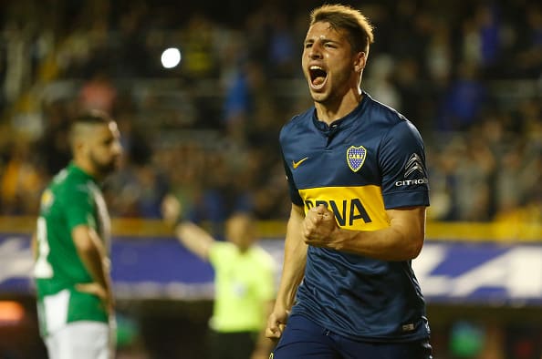 BUENOS AIRES, ARGENTINA - SEPTEMBER 27:  Jonathan Calleri of Boca Juniors celebrates after scoring the second goal of his team during a match between Boca Juniors and Banfield as part of 26th round of Torneo Primera Division 2015 at Alberto J Armando Stadium on September 27, 2015 in Buenos Aires, Argentina. (Photo by Gabriel Rossi/LatinContent/Getty Images)
