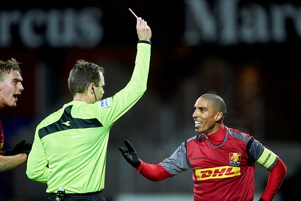 RANDERS, DENMARK - NOVEMBER 28: Patrick Mtiliga of FC Nordsjalland receives a red card from Referee Michael Johansen during the Danish Alka Superliga match between Randers FC and FC Nordsjalland at BioNutria Park on November 28, 2015 in Randers, Denmark. (Photo by Lars Ronbog / FrontZoneSport via Getty Images)