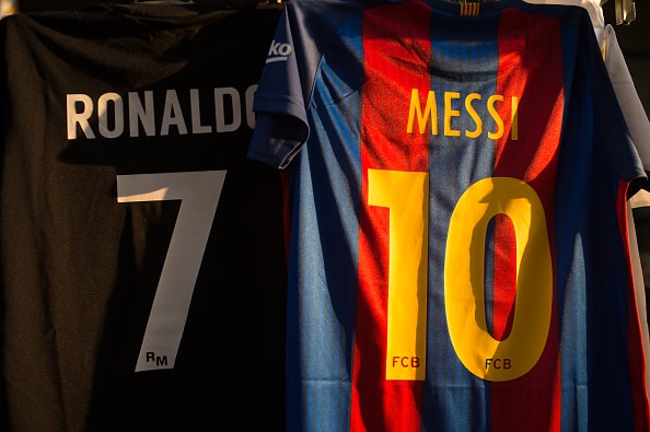 LÆKAGE: Her er Messis og Ronaldos kort i FIFA 18