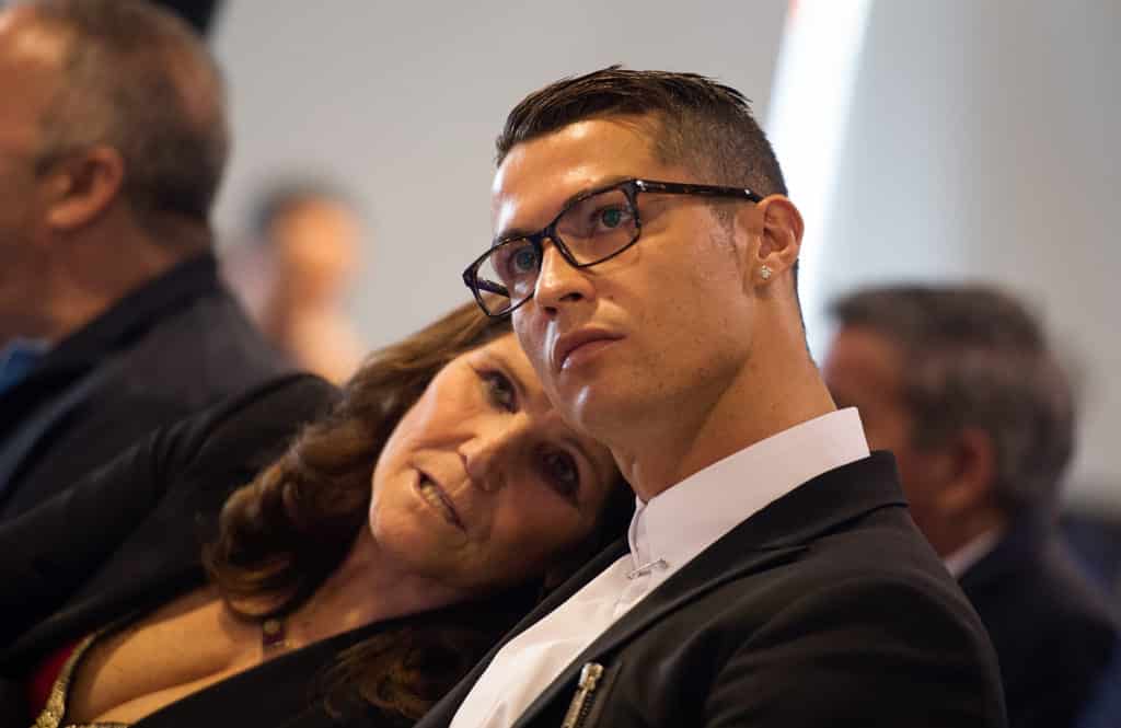 Cristiano Ronaldos mor: Jeg kæmper for mit liv